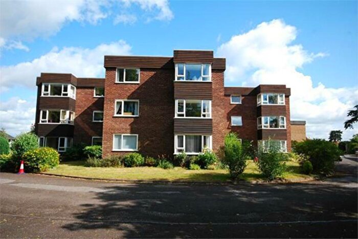 1 Bedroom Apartment To Rent In Rivermount, Walton-on -Thames, Surrey, KT12