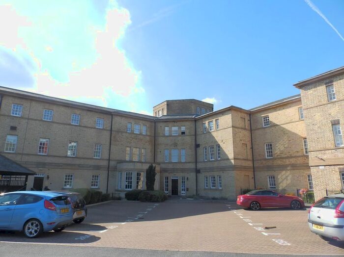 1 Bedroom Flat To Rent In Parklands Manor, Tuke Grove, Wakefield, West Yorkshire, WF1