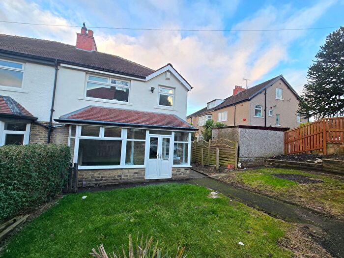 3 Bedroom Semi Detached House To Rent In Aireville Grove, Shipley, BD18