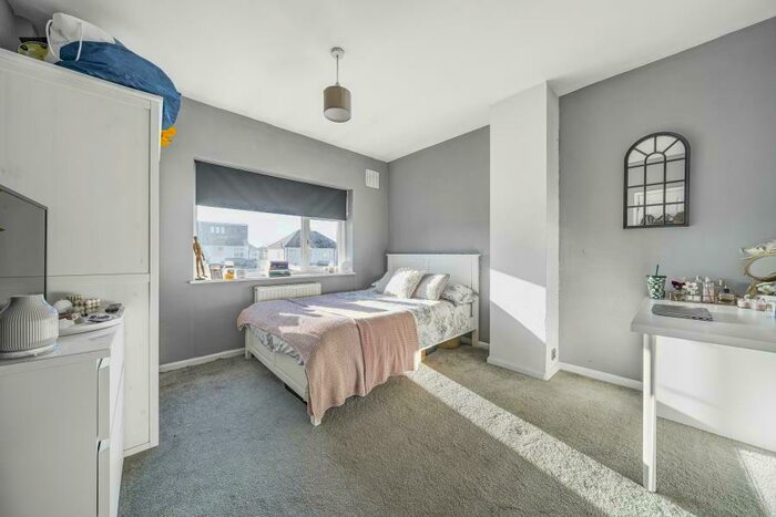 3 Bedroom Semi-Detached House To Rent In Hersham, KT12