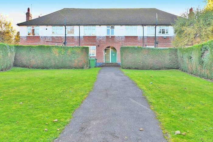 1 Bedroom Flat To Rent In Wordsworth Road, Penenden Heath, Maidstone, ME14