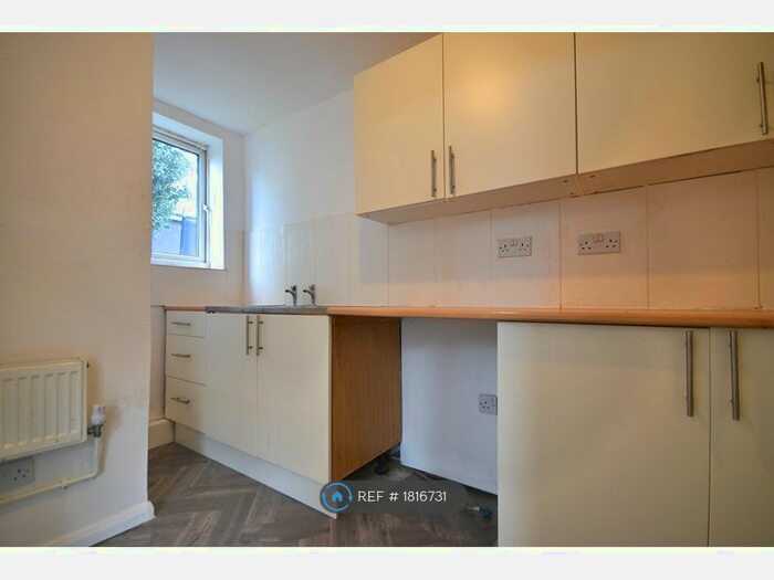 1 Bedroom Flat To Rent In Ernest Road, Portsmouth, PO1