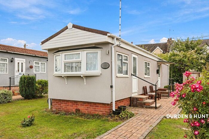 1 Bedroom Park Home For Sale In Tower Park, Hullbridge, SS5