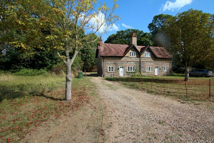 3 Bedroom Semi-Detached House To Rent In Wretham Road, IP24