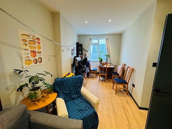 4 Bedroom Flat To Rent In Brick Lane, Spitalfields, E1