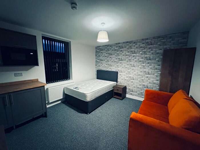 7 Bedroom Terraced House To Rent In Bouverie Street - Studios - July, CH1