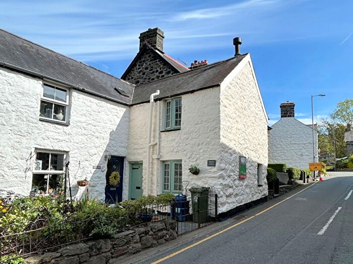 2 Bedroom Cottage For Sale In Llwyngwril, LL37