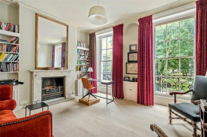 2 Bedroom Apartment To Rent In Myddelton Square, London, EC1R