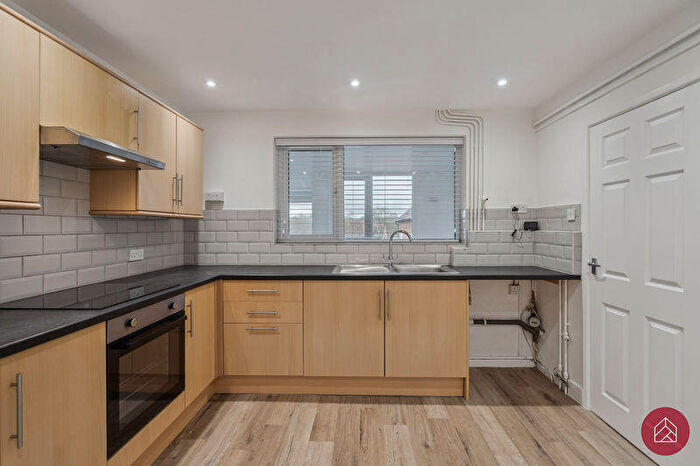 3 Bedroom Flat For Sale In Bucknell Road, Bicester, OX26