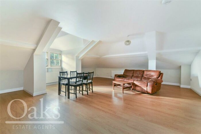 3 Bedroom Apartment To Rent In Mulgrave Road, Croydon, CR0