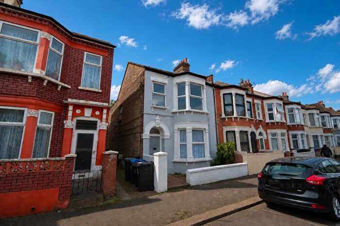 2 Bedroom Apartment To Rent In Nova Road, Croydon, CR0