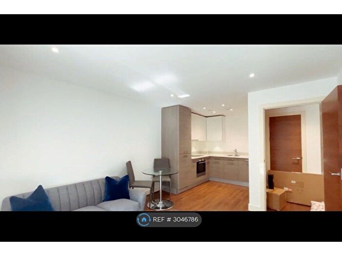 1 Bedroom Flat To Rent In Napier House, London, W3