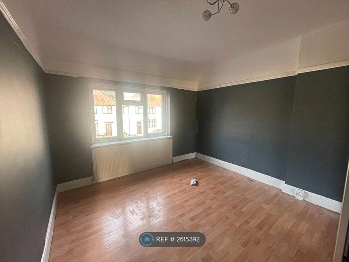3 Bedroom Semi-Detached House To Rent In Bishops Road, Hayes, UB3