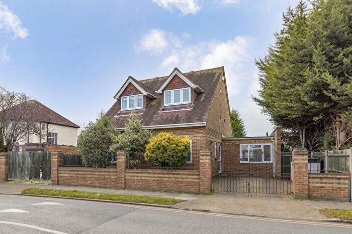 4 Bedroom Detached House To Rent In Windermere Avenue, Wimbledon, SW19