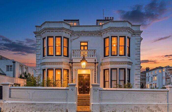 2 Bedroom Flat For Sale In A Hove Place, Hove, BN3