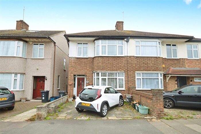 3 Bedroom Semi-detached House For Sale In Inverness Drive, Ilford, IG6
