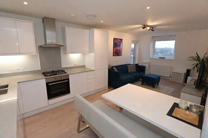 1 Bedroom Flat For Sale In Brick House, Romford, RM3