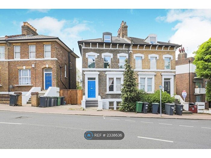 1 Bedroom Flat To Rent In Top Floor, London, SE13