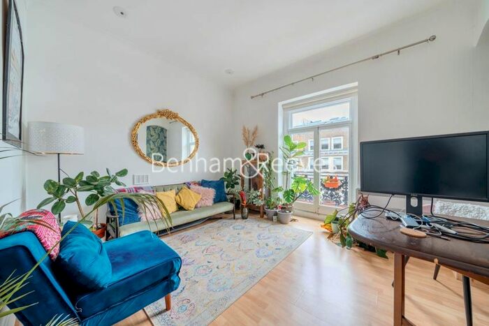 2 Bedroom Flat To Rent In Queen's Gate, South Kensington, SW7