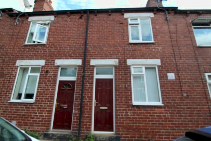 2 Bedroom Property To Rent In Cannon Street, Castleford, WF10