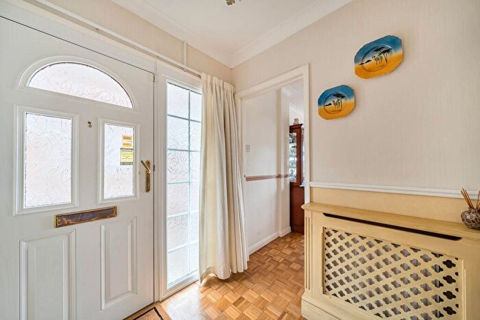 3 Bedroom Semi-Detached House For Sale In Broadacres, Guildford, GU3