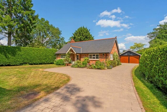 5 Bedroom Detached House To Rent In Streets Heath West End, GU24
