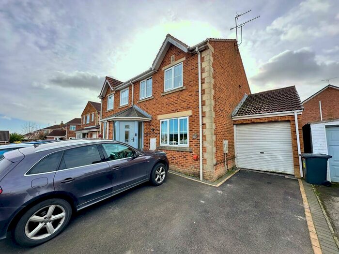 3 Bedroom Semi-Detached House To Rent In Ash Court, Maltby, S66