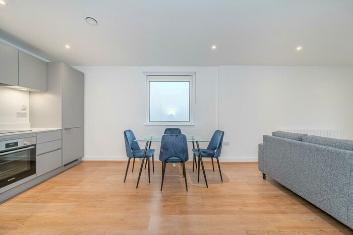 2 Bedroom Apartment To Rent In Well Farm Road Whyteleafe, CR3