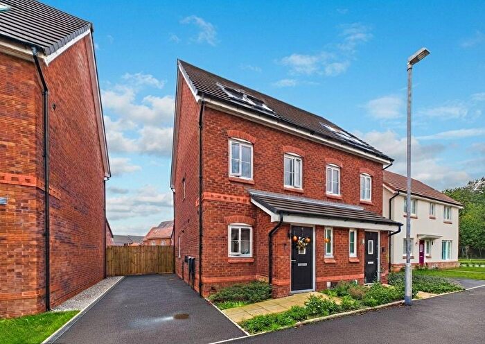 3 Bedroom Semi Detached House For Sale In Putter Grange Little Hulton Manchester, M38