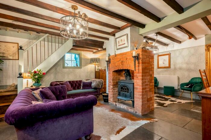 3 Bedroom Semi-Detached House For Sale In Church Road, Snitterfield, Stratford-upon-Avon, CV37