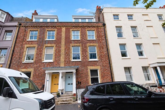 1 Bedroom Flat To Rent In South Terrace, Littlehampton, BN17