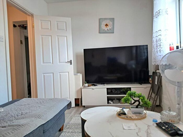 2 Bedroom Flat To Rent In Hertford Road, EN3