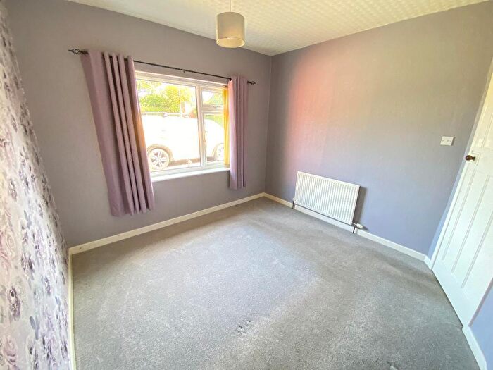 2 Bedroom Semi-Detached Bungalow For Sale In Cellarhead Road, Werrington, Stoke On Trent, ST9