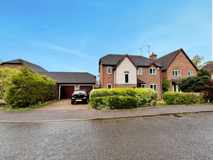 4 Bedroom Detached House For Sale In Phoebes Orchard, Stoke Hammond, Milton Keynes, MK17