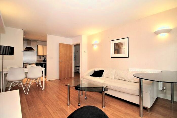 1 Bedroom Flat To Rent In Elektron Tower, Blackwall Way, Canary Wharf, E14