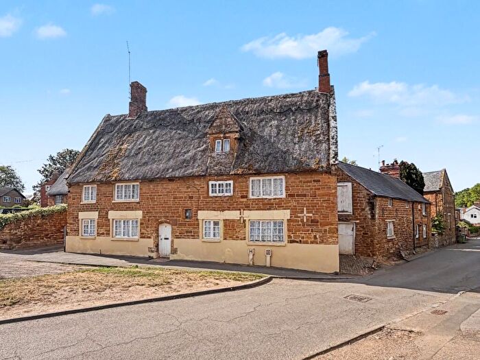 4 Bedroom Link Detached House For Sale In Homestead, Mill Road, Kislingbury, NN7