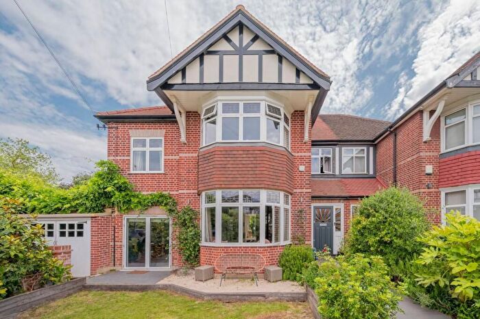 5 Bedroom Semi-Detached House To Rent In Chelmsford Square, London, NW10