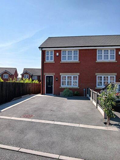 3 Bedroom Semi Detached House To Rent In Willow Close, Chorley, Lancashire, PR6