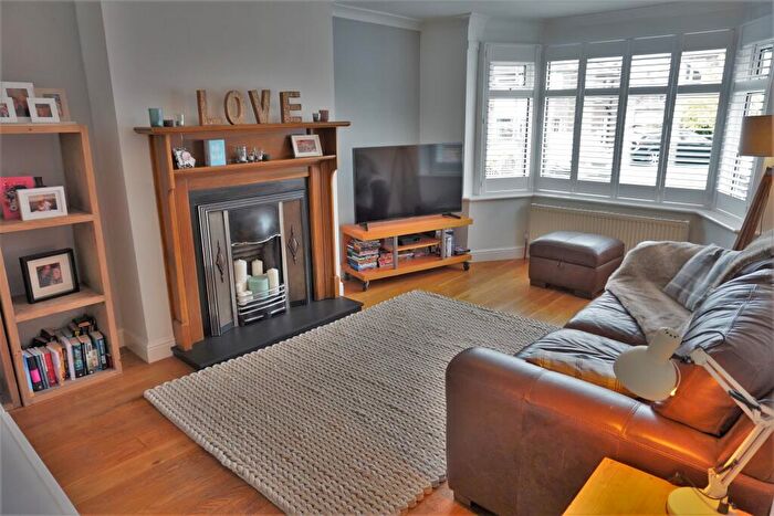 3 Bedroom Semi Detached House To Rent In Richmond Close, Rothwell, Leeds, LS26