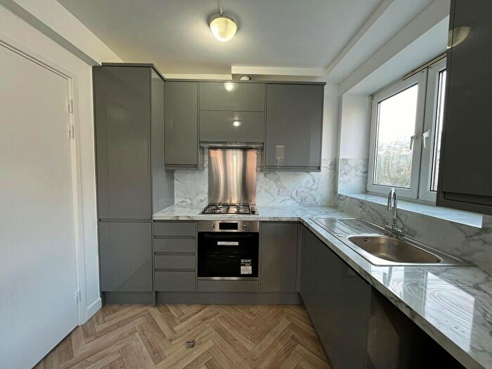 4 Bedroom Flat To Rent In Usk Street, London, E2