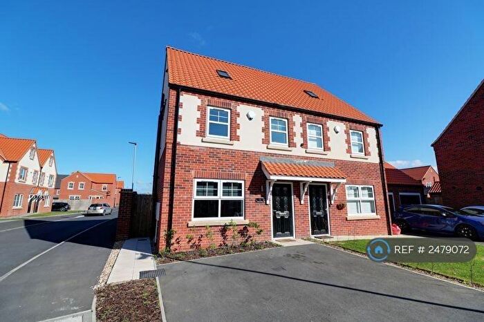 3 Bedroom Semi-Detached House To Rent In Camrose Court, Scunthorpe, DN17