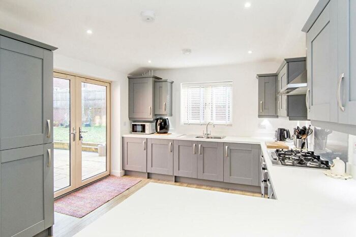 3 Bedroom Detached House For Sale In Dale Close, Lutterworth, LE17