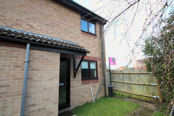 2 Bedroom Semi-Detached House To Rent In Jupiter Way, Wokingham, Berkshire, RG41