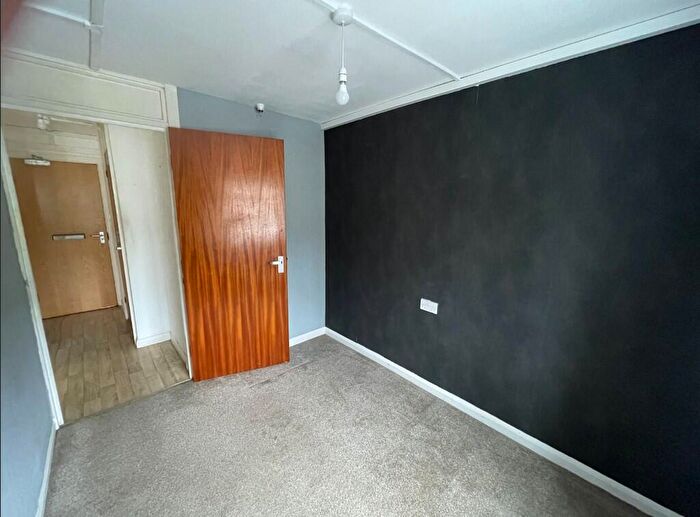 1 Bedroom Flat To Rent In Chapel Street, Barnoldswick, Lancashire, BB18