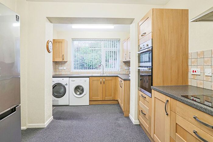 2 Bedroom Semi-Detached House For Sale In Melbourne Road, Wakefield, WF1