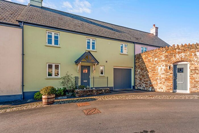 3 Bedroom Terraced House For Sale In Brooklea Lane, Chillington, Kingsbridge, TQ7