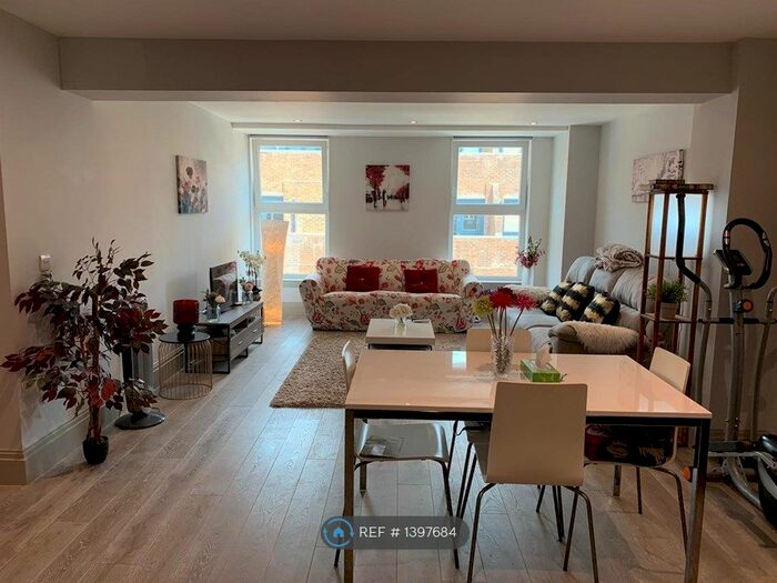 1 Bedroom Flat To Rent In Dales House, Teddington, TW11