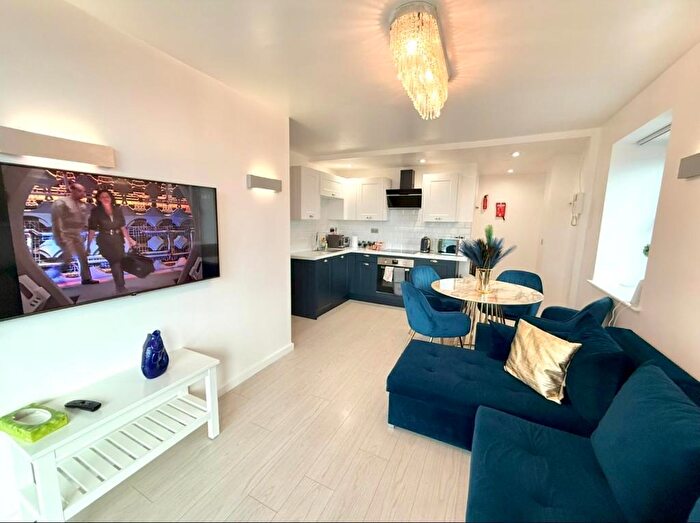 2 Bedroom Apartment To Rent In Basilica, King Charles Street, Leeds, LS1