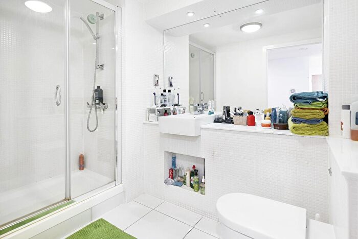 Flat To Rent In Distillery Tower, Mill Lane, SE8