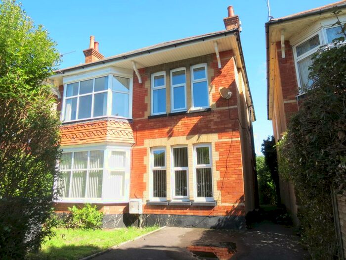 5 Bedroom House To Rent In Bedroom House In Bournemouth, BH9